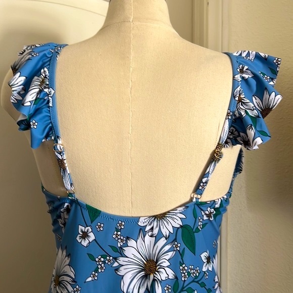 Jessica Simpson~Swimsuit~One Piece / NWT / Blue Daisy / Host Pick - Picture 7 of 15